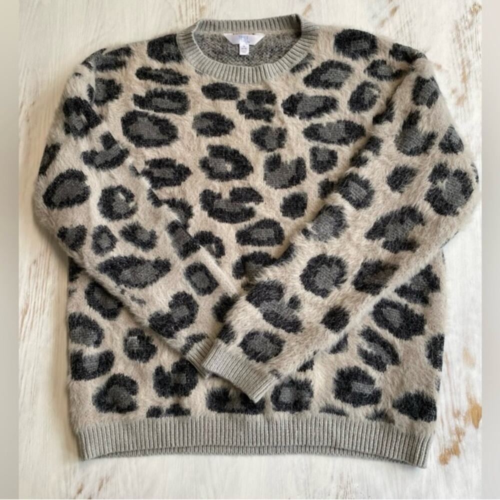 TIME & TRU Cozy Gray Knit Fuzzy Leopard Animal Print Crew Neck Sweater Small
